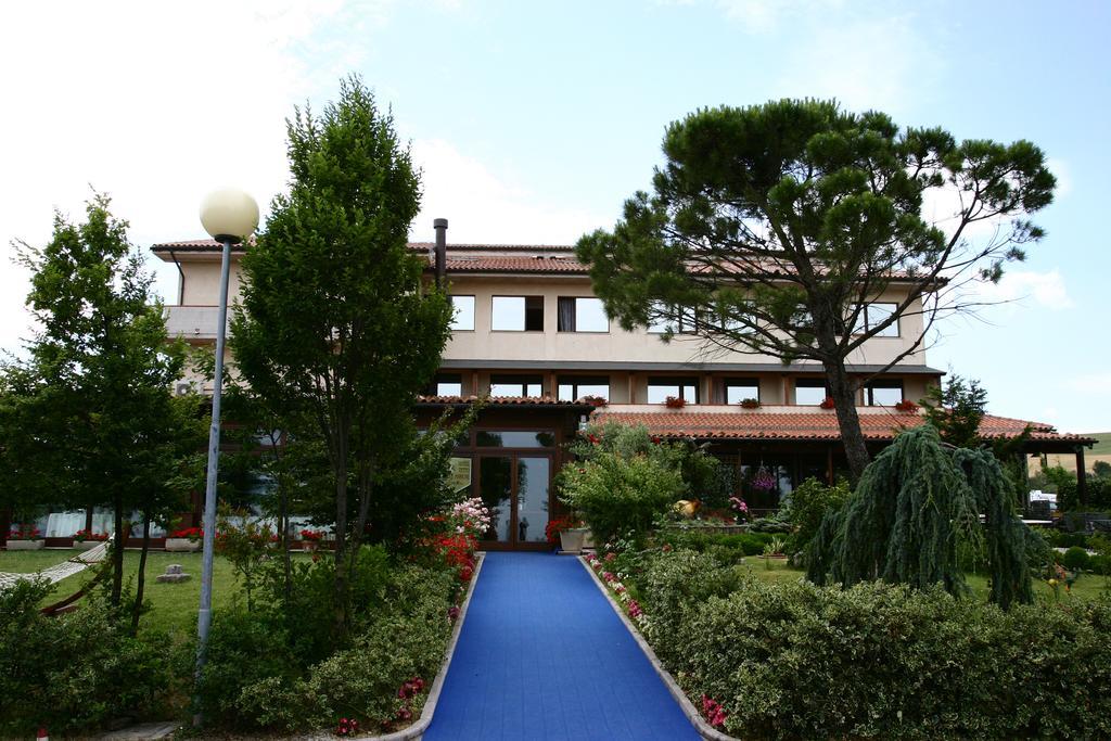 Hotel Tetto Delle Marche - Ristorante Dei Conti Cingoli Exterior photo