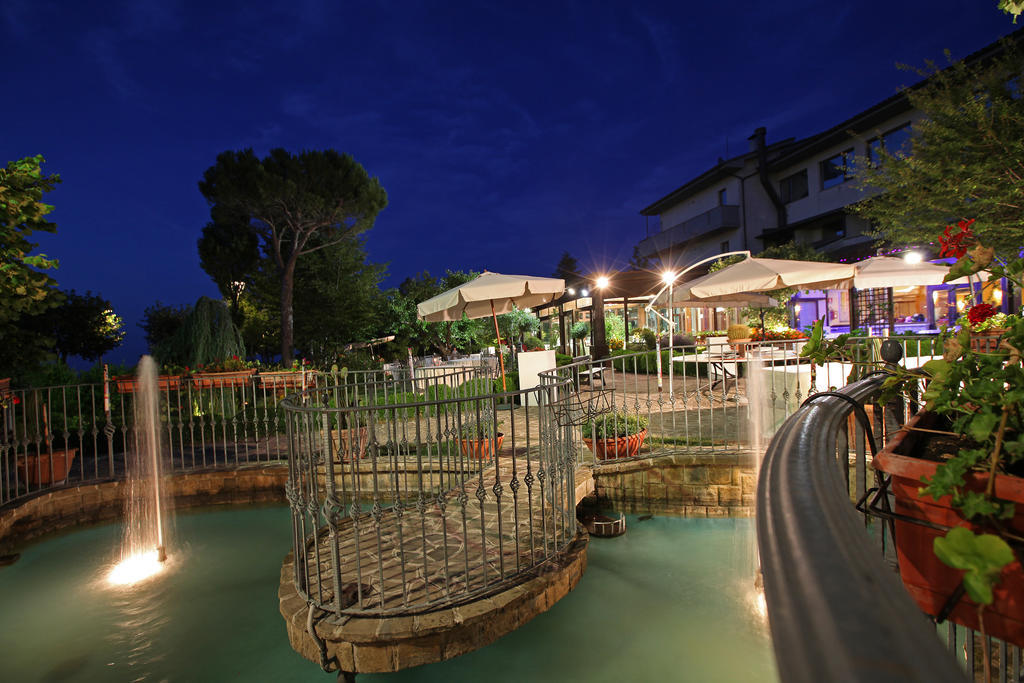 Hotel Tetto Delle Marche - Ristorante Dei Conti Cingoli Exterior photo